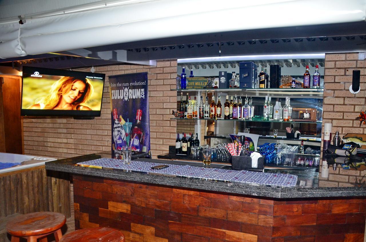 Chopper Corner Bed & Breakfast La Lucia Bagian luar foto